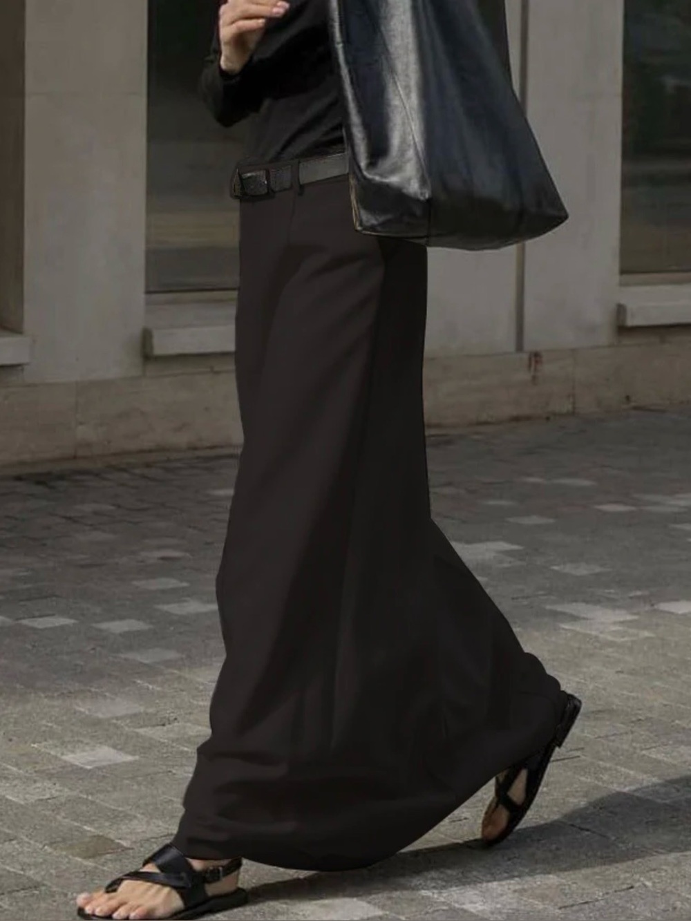 NWT UOOZEE Black H-Line Skirt Size Small